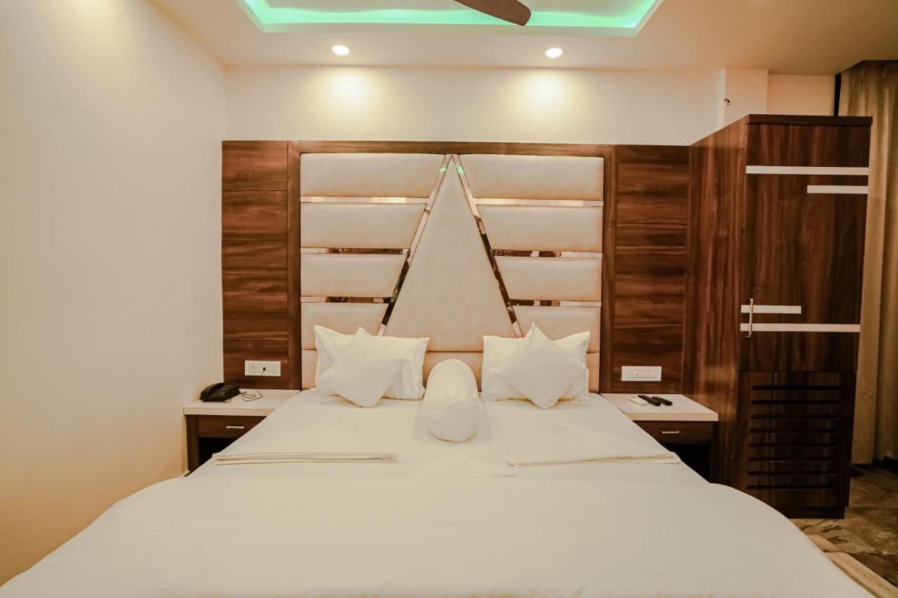 Silver Sand Eco Resort !! Beachfront !! With Biggest Pool And Huge Open Area !! Ideal For Weddings !! Couple Friendly !! Mandarmani Eksteriør bilde